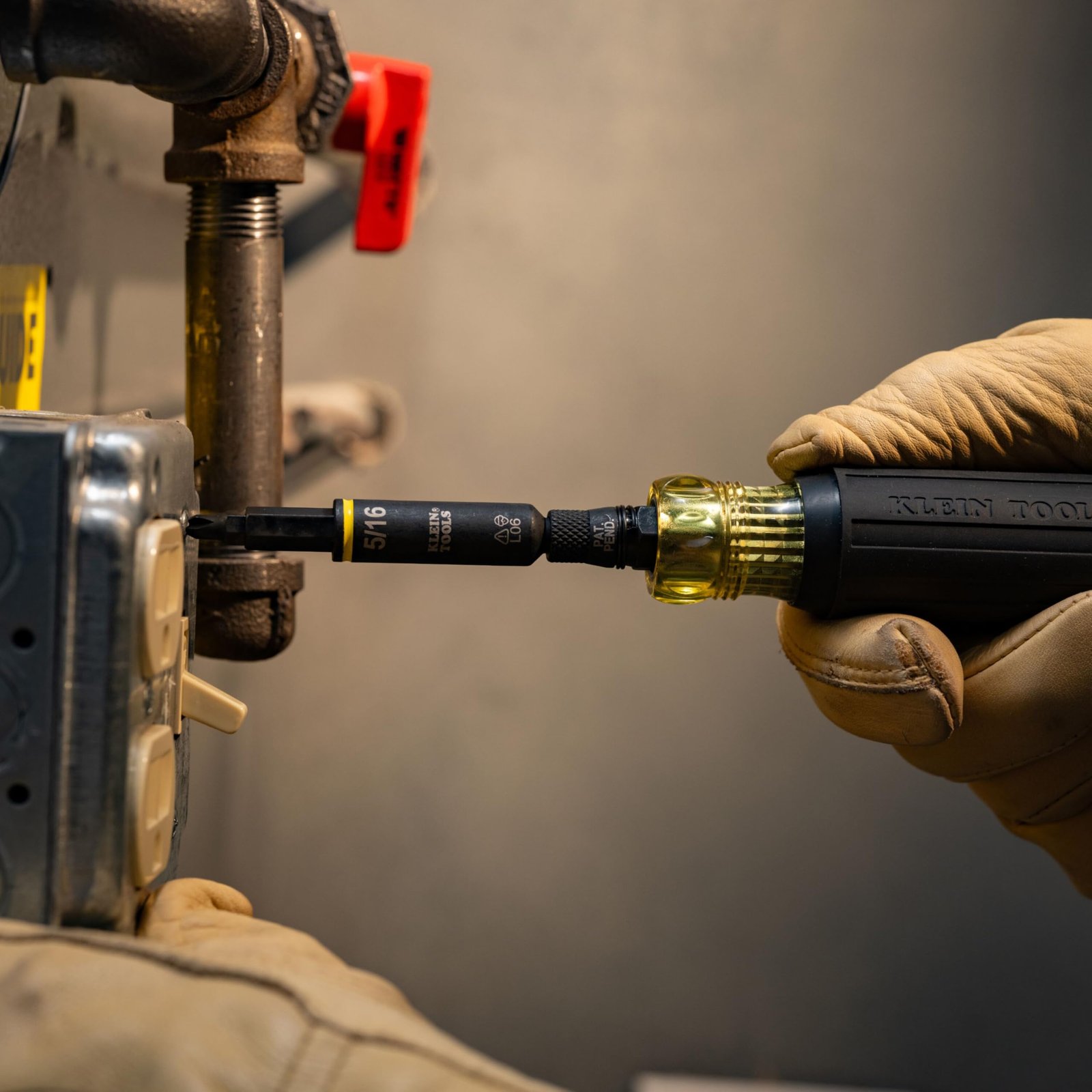 Klein Tools 32500HD 11-in-1 Multi-Bit Impact Screwdriver/Nut Driver - Image 6