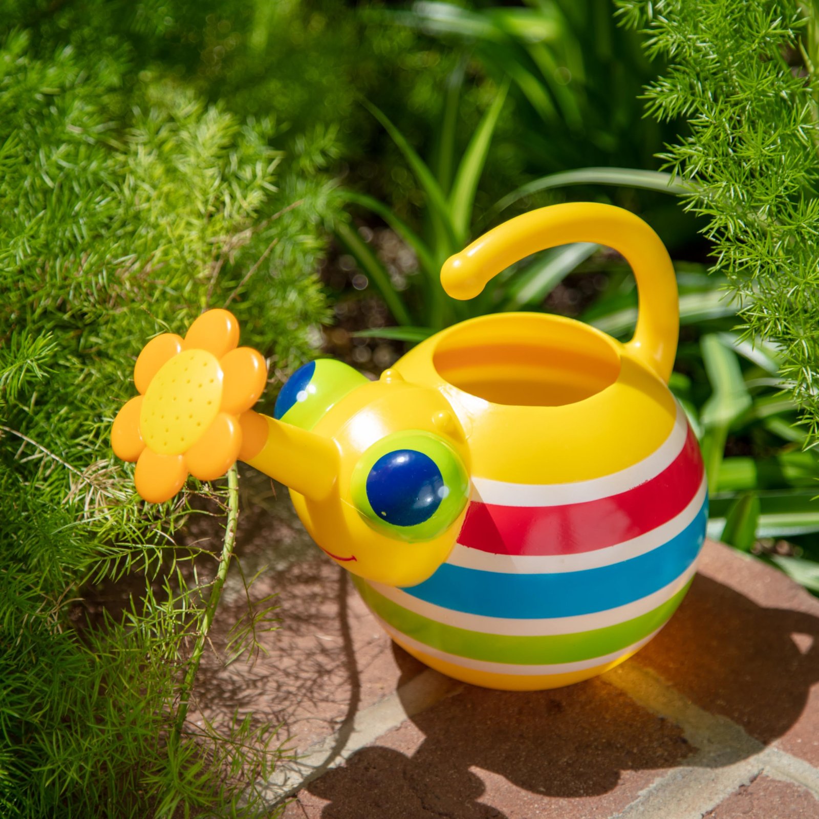 Melissa & Doug Sunny Patch Giddy Buggy Watering Can with Flower-Shaped Spout - Image 9