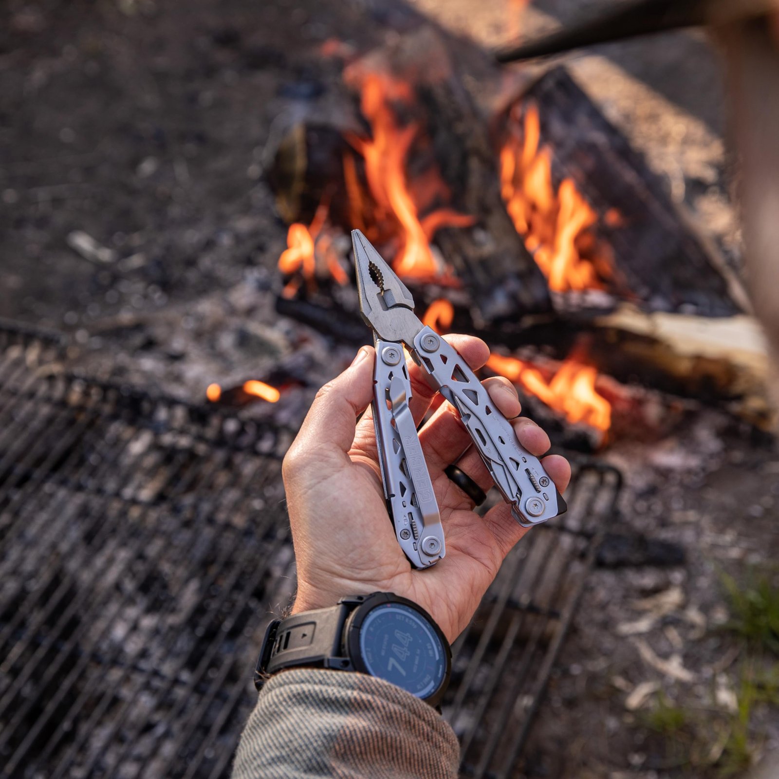 Gerber Suspension NXT 15-in-1 Multitool Pliers, EDC Knife, Stainless Steel - Image 14